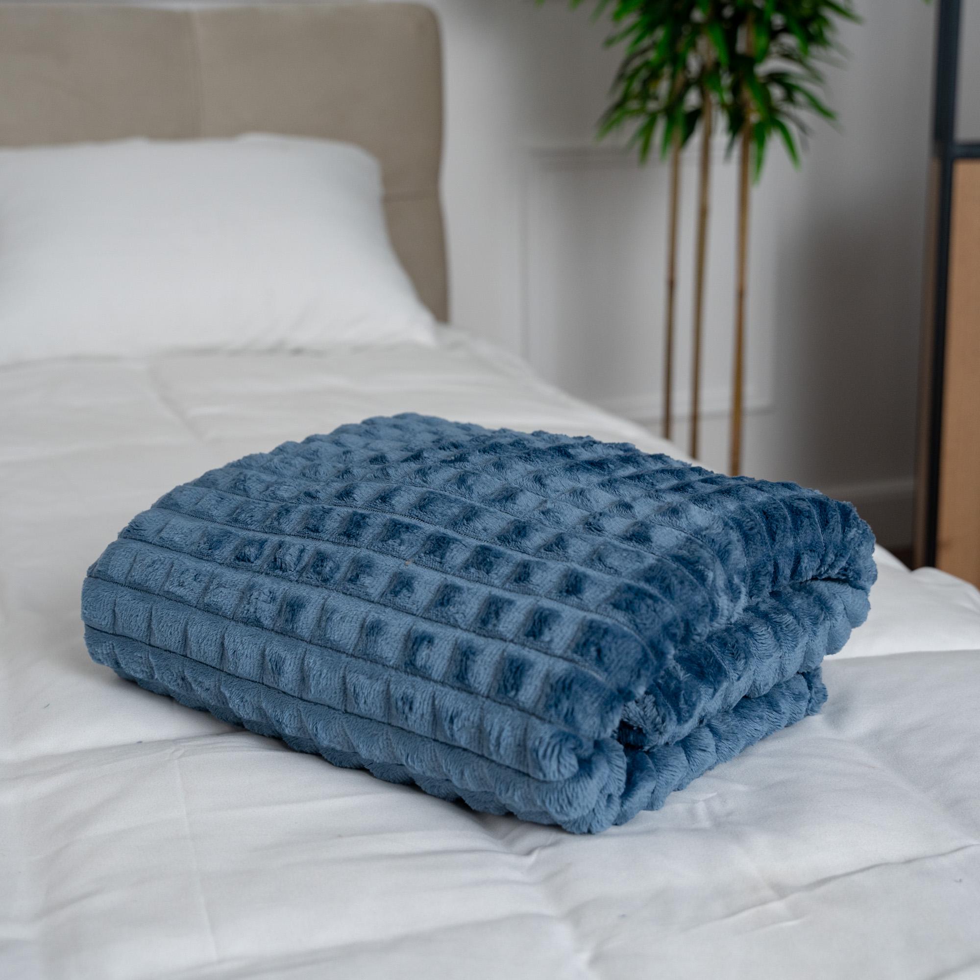 Велюровый плед в квадратик двуспальный Синий (4002) - фото 1