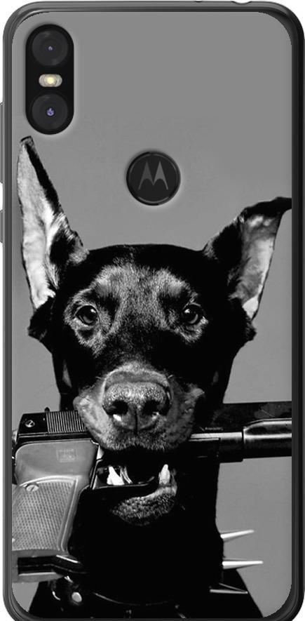 Чехол на Motorola One Доберман (2745t-1589-42517) Чехол на Motorola One Доберман (2745t-1589-42517)