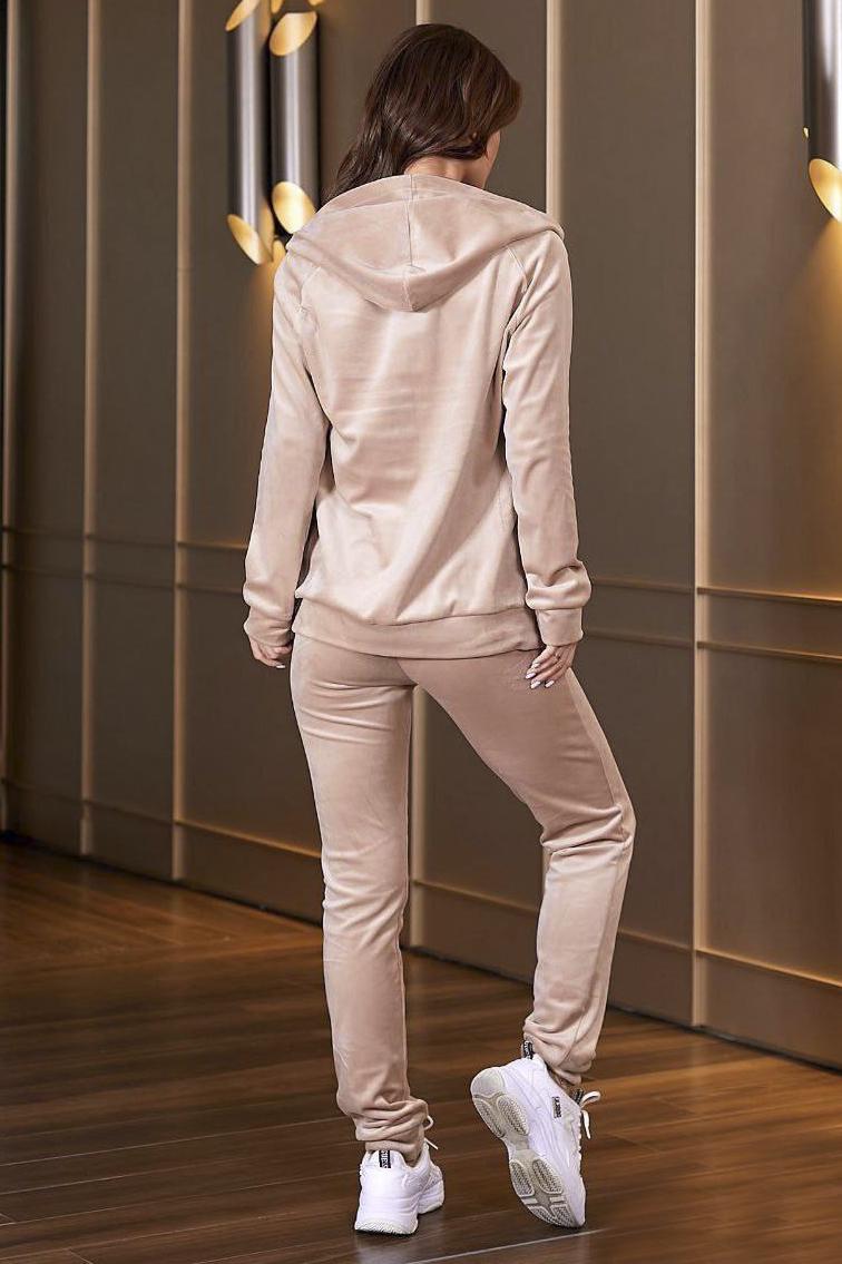 Спортивний костюм жіночий велюровий р. 44 Бежевий (193306) - фото 2 Спортивний костюм жіночий велюровий р. 44 Бежевий (193306) - фото 2