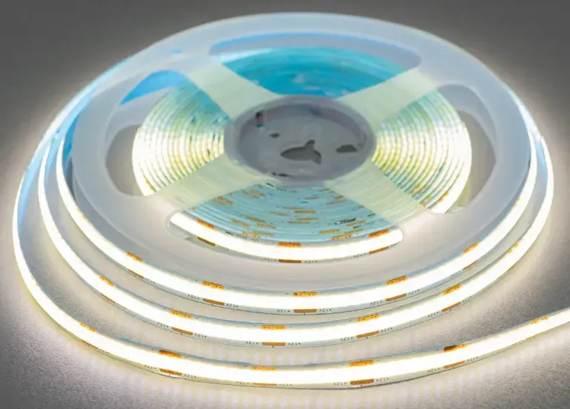 Светодиодная лента 5V USB NW 5 м (YL6249) Светодиодная лента 5V USB NW 5 м (YL6249)