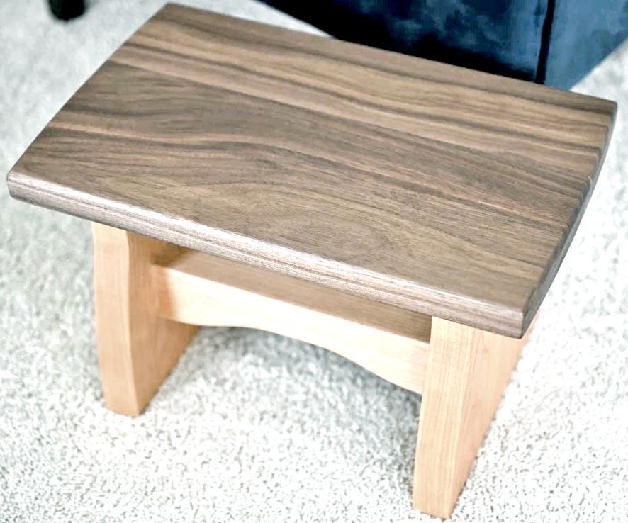 Стульчик из дерева Ромен Бланже/Сепия (ТАБ-00440108)