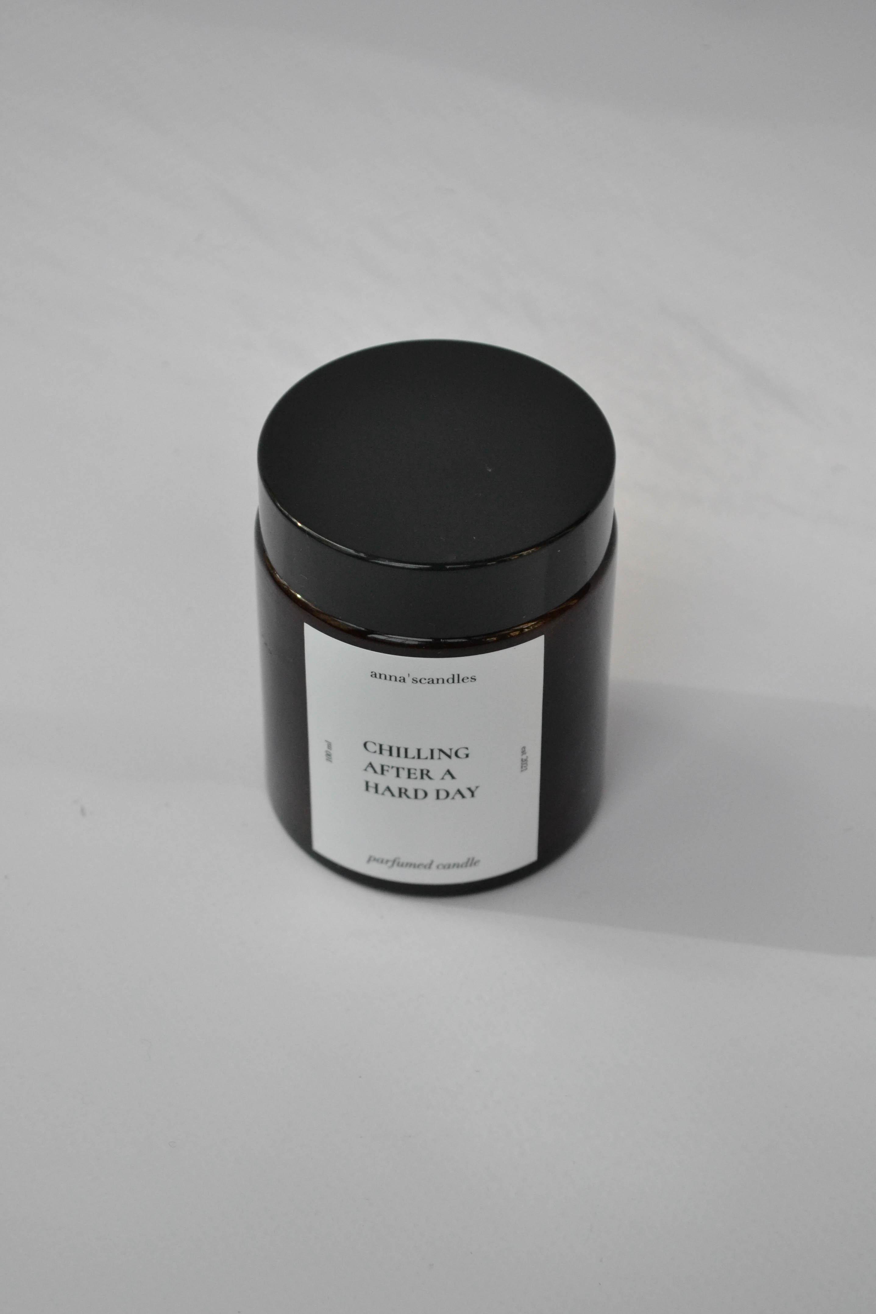 Аромасвічка соєва anna'scandles CHILLING AFTER A HARD DAY у склі 100 мл (23526708)