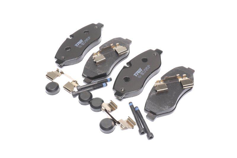 Тормозные колодки дисковые TRW Iveco Daily 3 2.3 3.0 06-передние (Engine Components GDB1747)