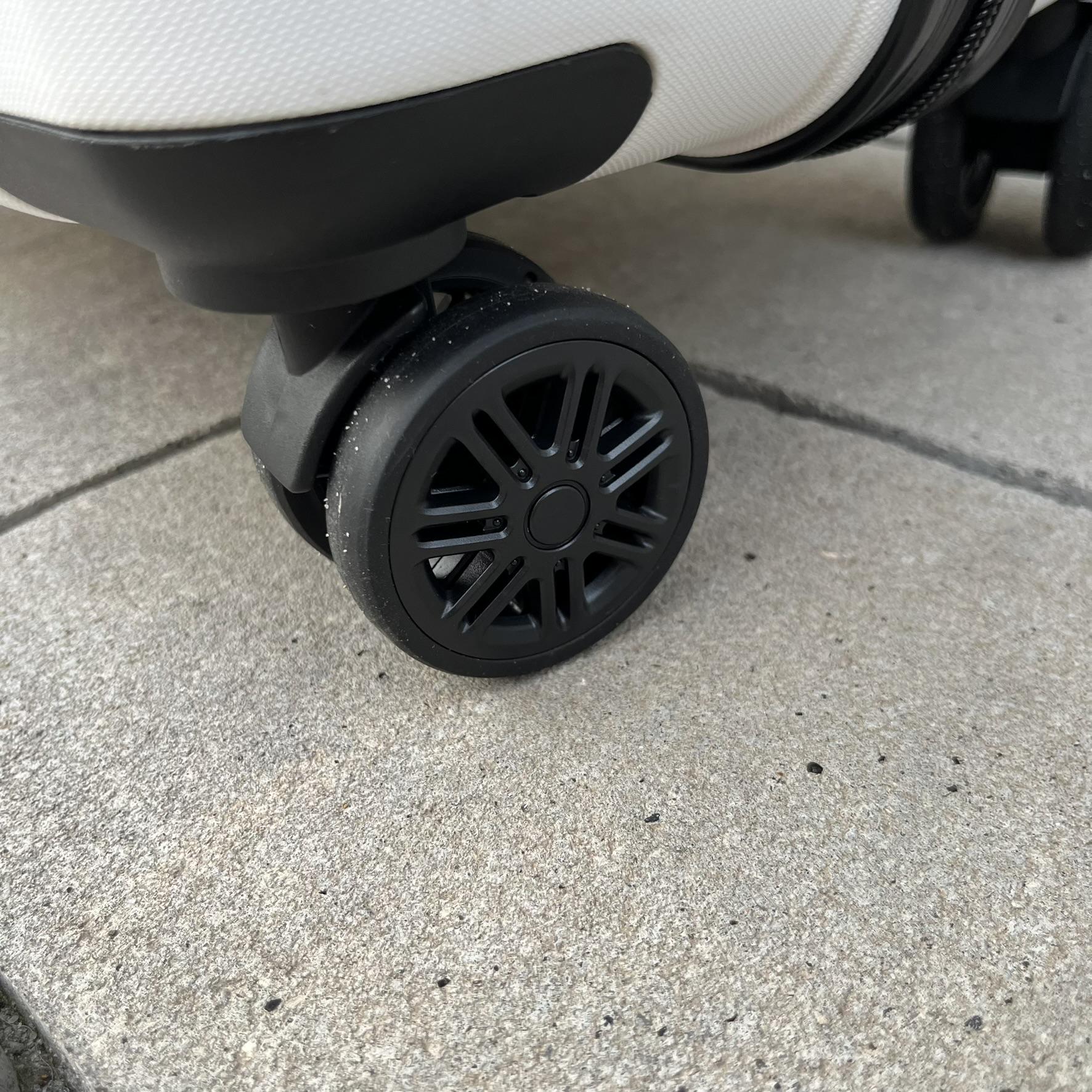 Чемодан дорожный из полипропилена Wings PP05 M Белый (22630173) - фото 6 Чемодан дорожный из полипропилена Wings PP05 M Белый (22630173) - фото 6