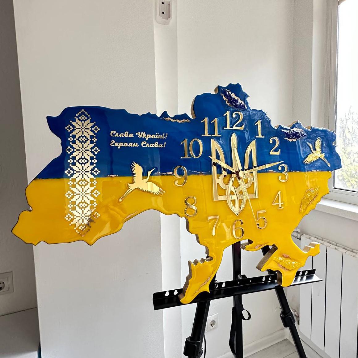 Годинник настінний з епоксидної смоли Карта України 140х94 см