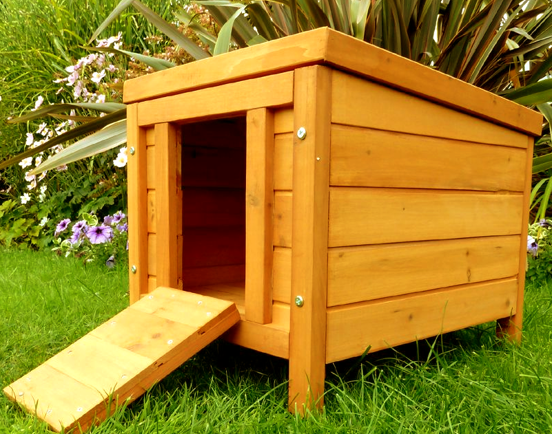 Будиночок для кроликів з дерева Ворма Каррі (ДКР-000303) Будиночок для кроликів з дерева Ворма Каррі (ДКР-000303)