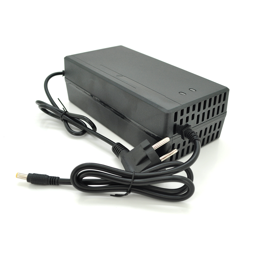 Зарядний пристрій Li-ion 48V 8A 54,6V 13S штекер 5,5х2,5 індикація 110V (YUT_V7731) Зарядний пристрій Li-ion 48V 8A 54,6V 13S штекер 5,5х2,5 індикація 110V (YUT_V7731)