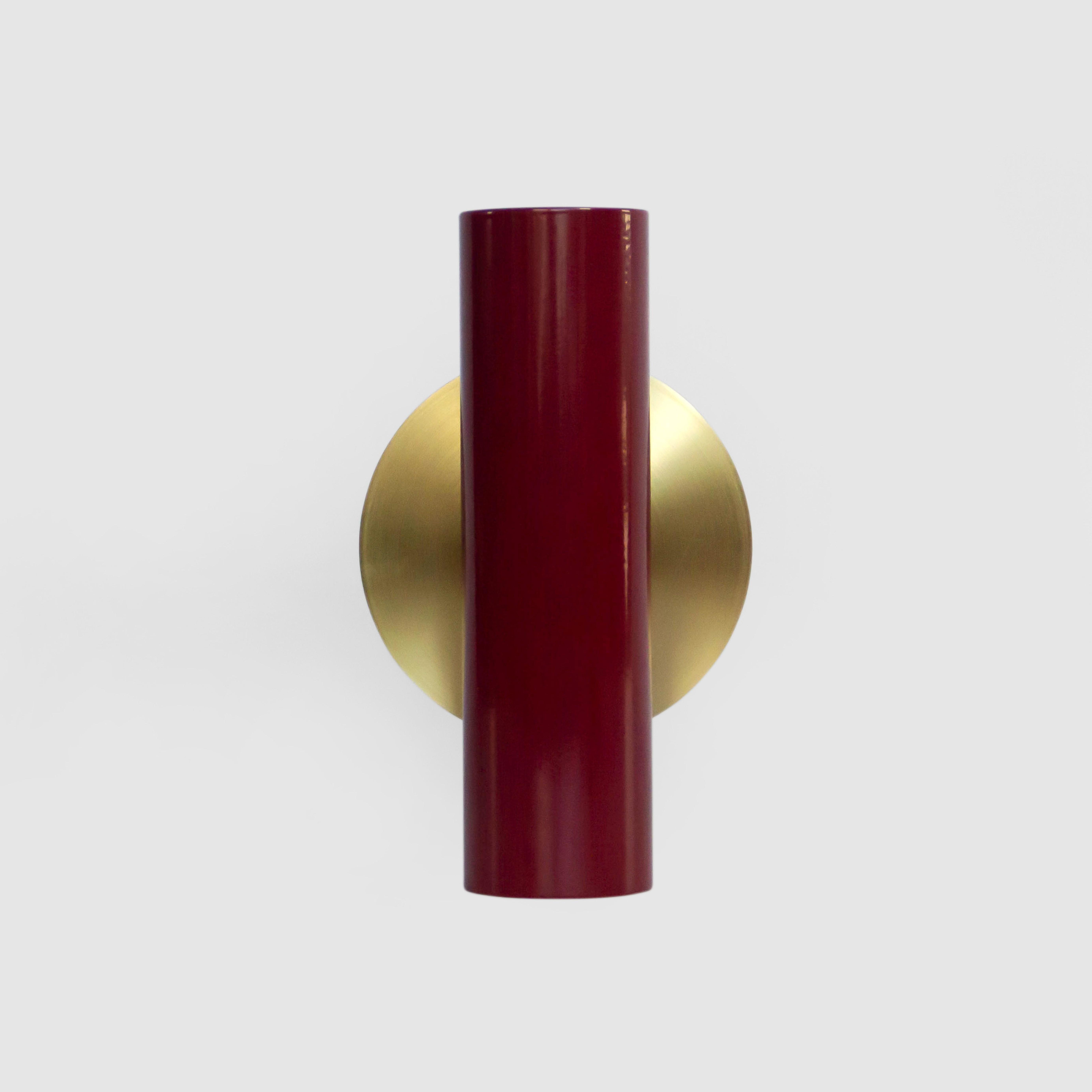 Настенный двойной светильник Gaff Design с деталями из латуни для ванной или спальни Бургунди (BRASS5) - фото 2 Настенный двойной светильник Gaff Design с деталями из латуни для ванной или спальни Бургунди (BRASS5) - фото 2