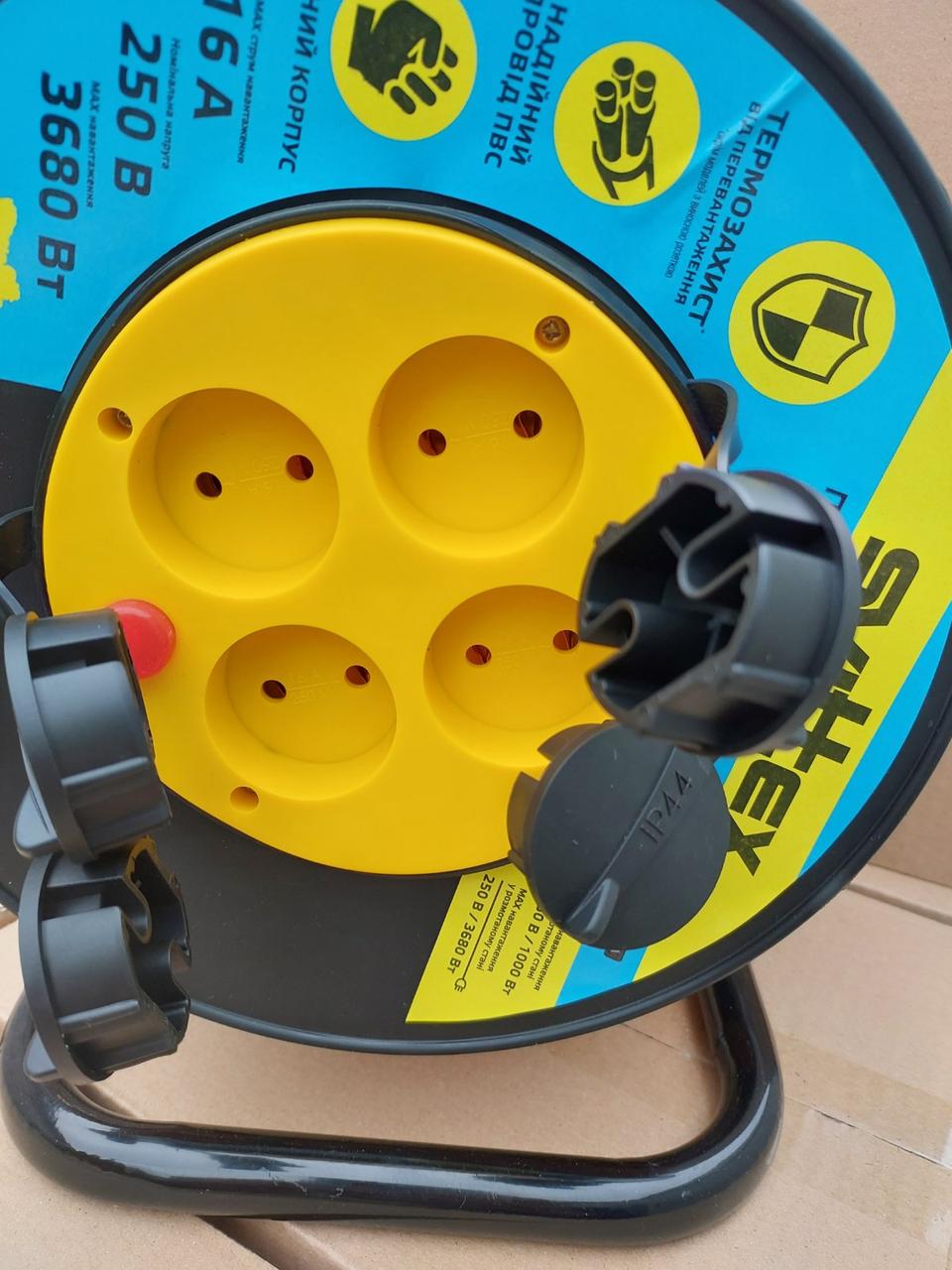 Подовжувач на котушці SVITTEX з термозахистом 100 м IP44 2х1,5 мм² (SV-053-IP44) - фото 4