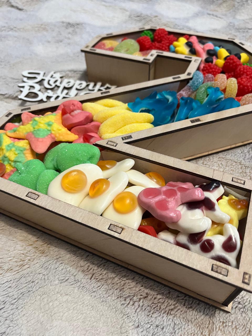 Подарунковий бокс солодкий Цифра 2 з желе (2508049164) - фото 7 Подарунковий бокс солодкий Цифра 2 з желе (2508049164) - фото 7