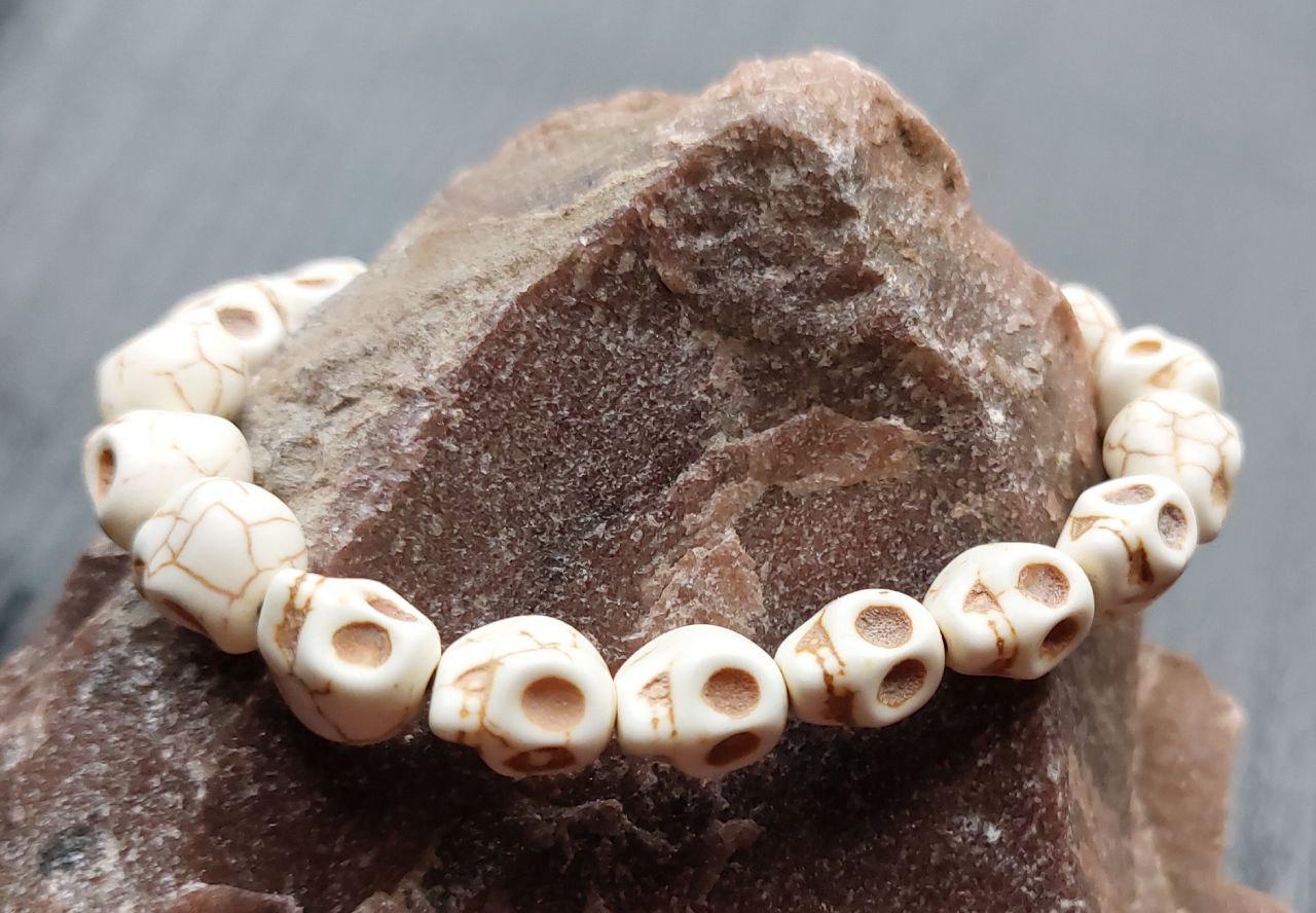 Браслет LITAURS из натуральных камней гоулит в виде черепков М 15-17 см (250206) - фото 4 Браслет LITAURS из натуральных камней гоулит в виде черепков М 15-17 см (250206) - фото 4