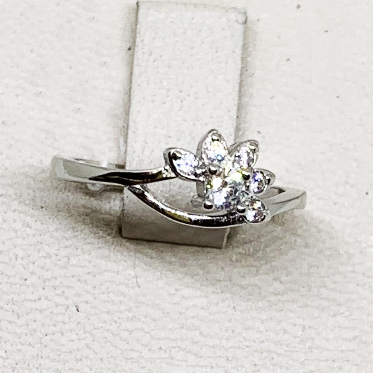 Кольцо серебряное с кубическим цирконием р. 16 1,74 г (1722575279)