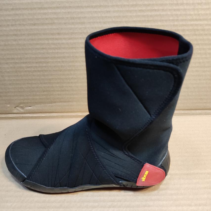 Ботинки Furoshiki Vibram средней высоты р. 40-41 Черно-красный (08100) - фото 9 Ботинки Furoshiki Vibram средней высоты р. 40-41 Черно-красный (08100) - фото 9