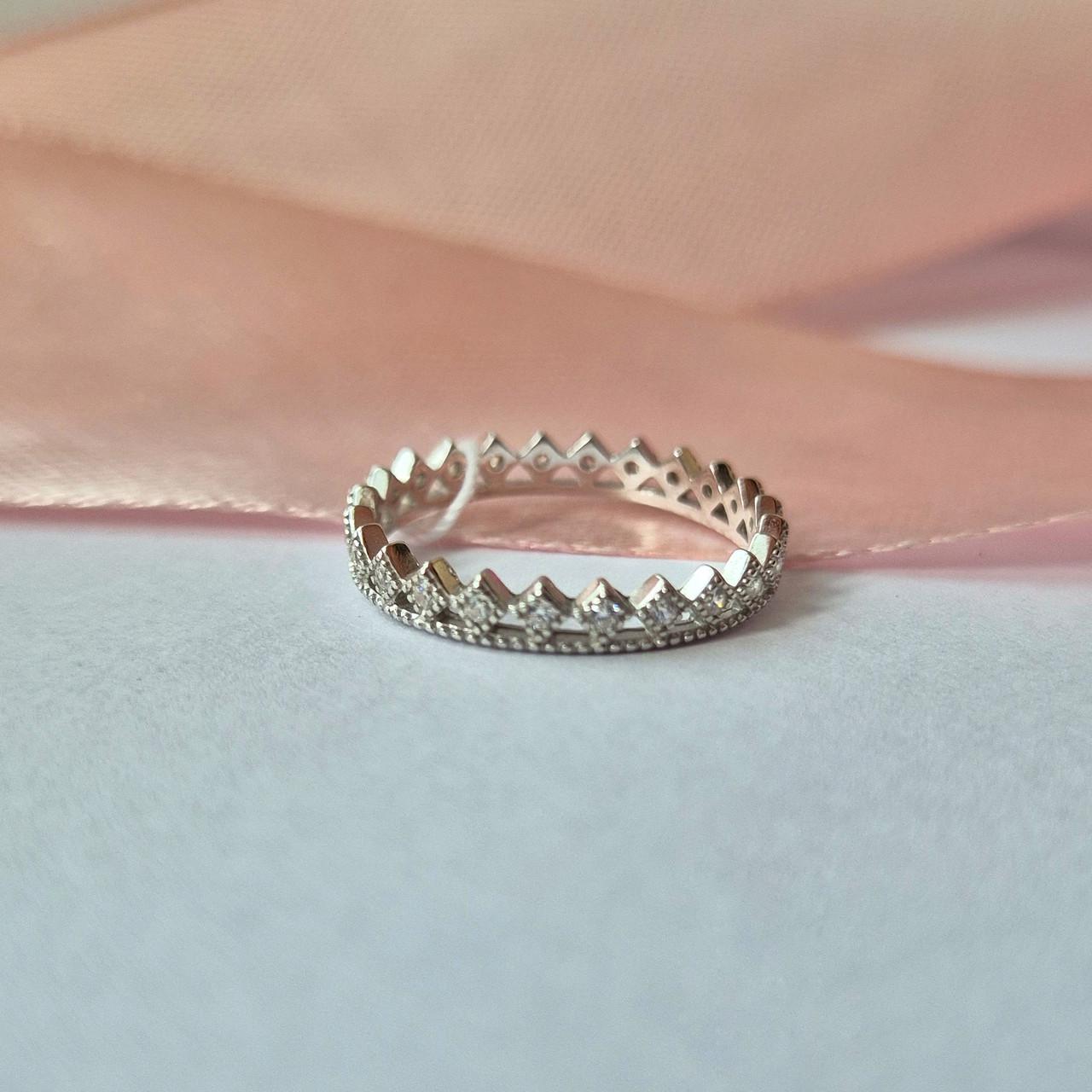 Кольцо женское серебряное с белыми камнями р.17 925 пробы