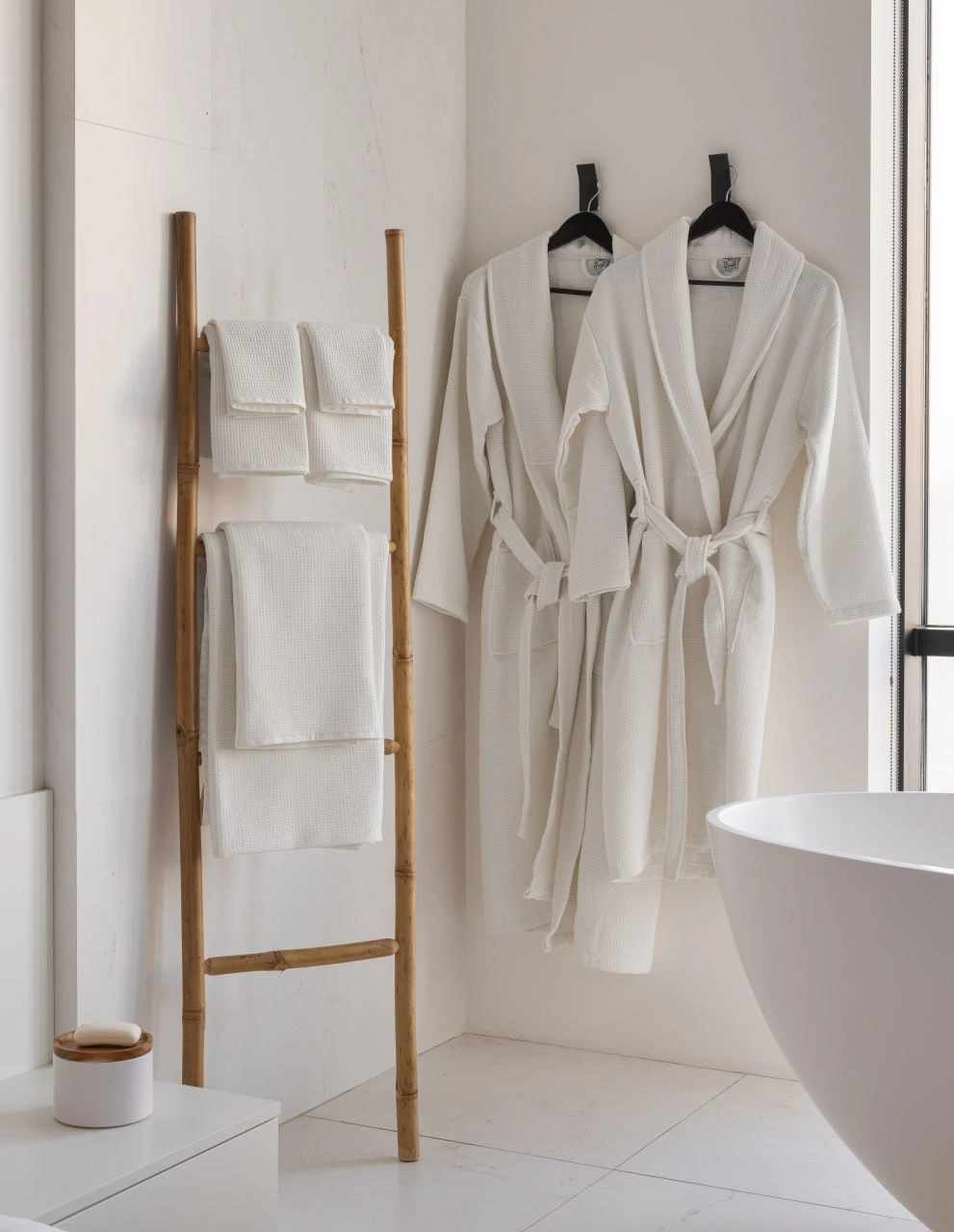 Набор халатов вафельных HYGG S-M/2XL-3XL и полотенца 30х50 см 2 шт./50х90 см 2 шт./70х140 см/90х150 см Молочный (391372)