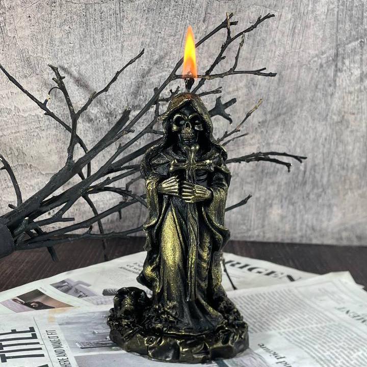 Свеча восковая Черный Жрец (1560)