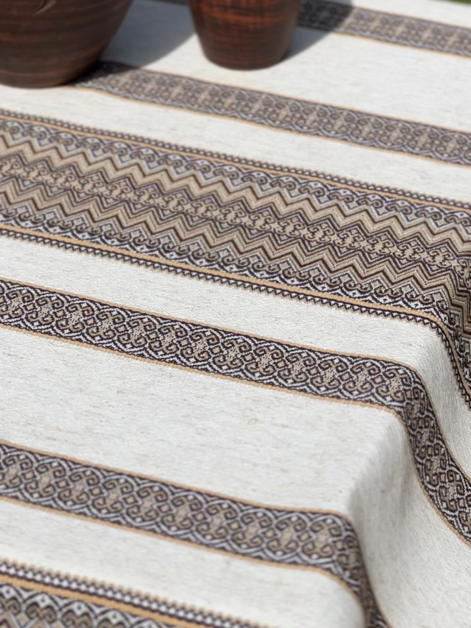 Скатертина лляна великодня Стожари з українським орнаментом 260x150 см Коричневий (1907-5) - фото 3 Скатертина лляна великодня Стожари з українським орнаментом 260x150 см Коричневий (1907-5) - фото 3