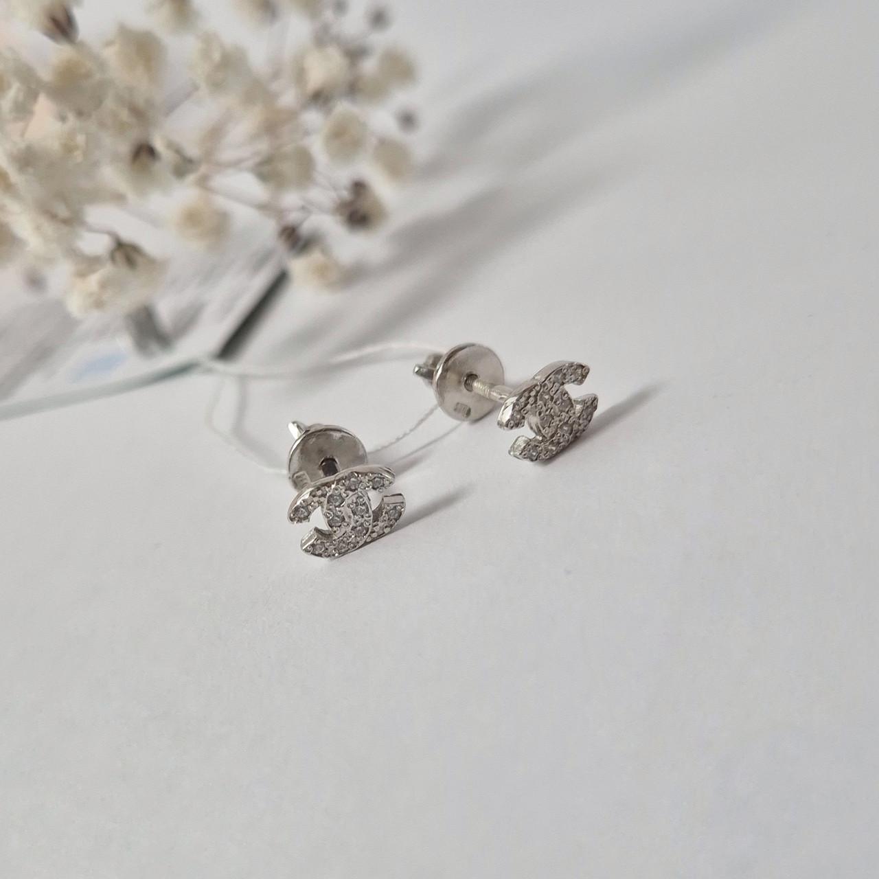 Серьги на закрутках в белых камнях серебро 925 пробы 1,40 г (5498р)