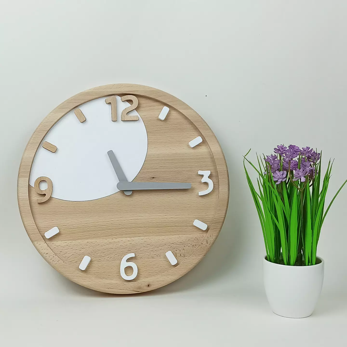 Настенные часы круглые из натурального дерева 31 см Белая вставка (00001)
