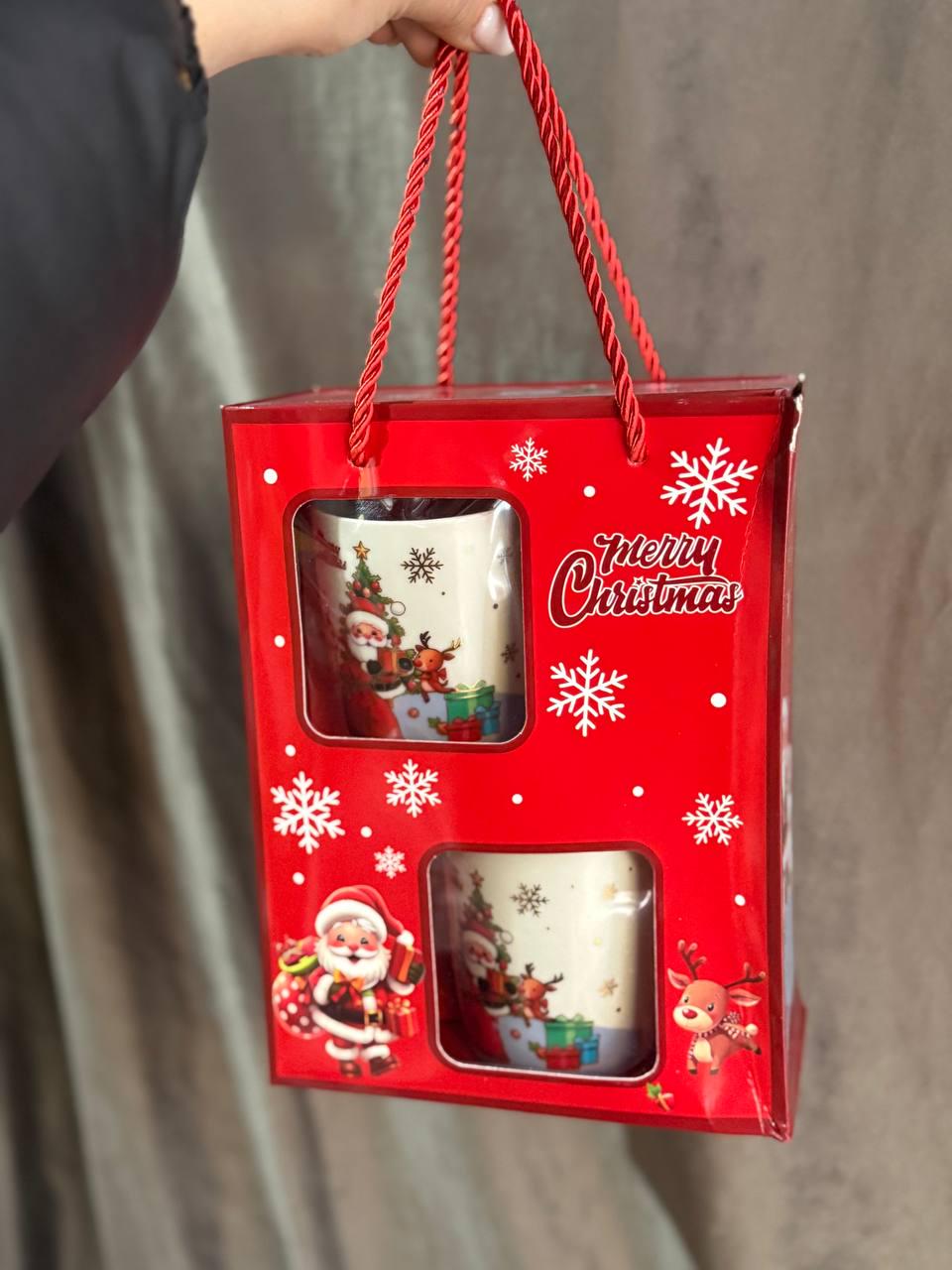 Набір чашок новорічних HOME SD4 керамічні з ложками в подарунковій коробці 2 шт. 200 мл (SD4) - фото 3 Набір чашок новорічних HOME SD4 керамічні з ложками в подарунковій коробці 2 шт. 200 мл (SD4) - фото 3