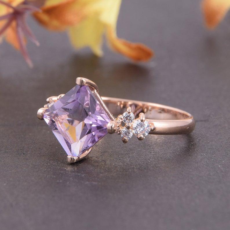 Кільце з червоного золота з аметистом (1617716364)