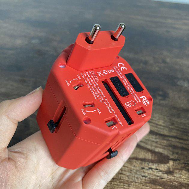 Універсальний адаптер для подорожей Yundon Travel Adapter + 2 USB Orange - фото 2