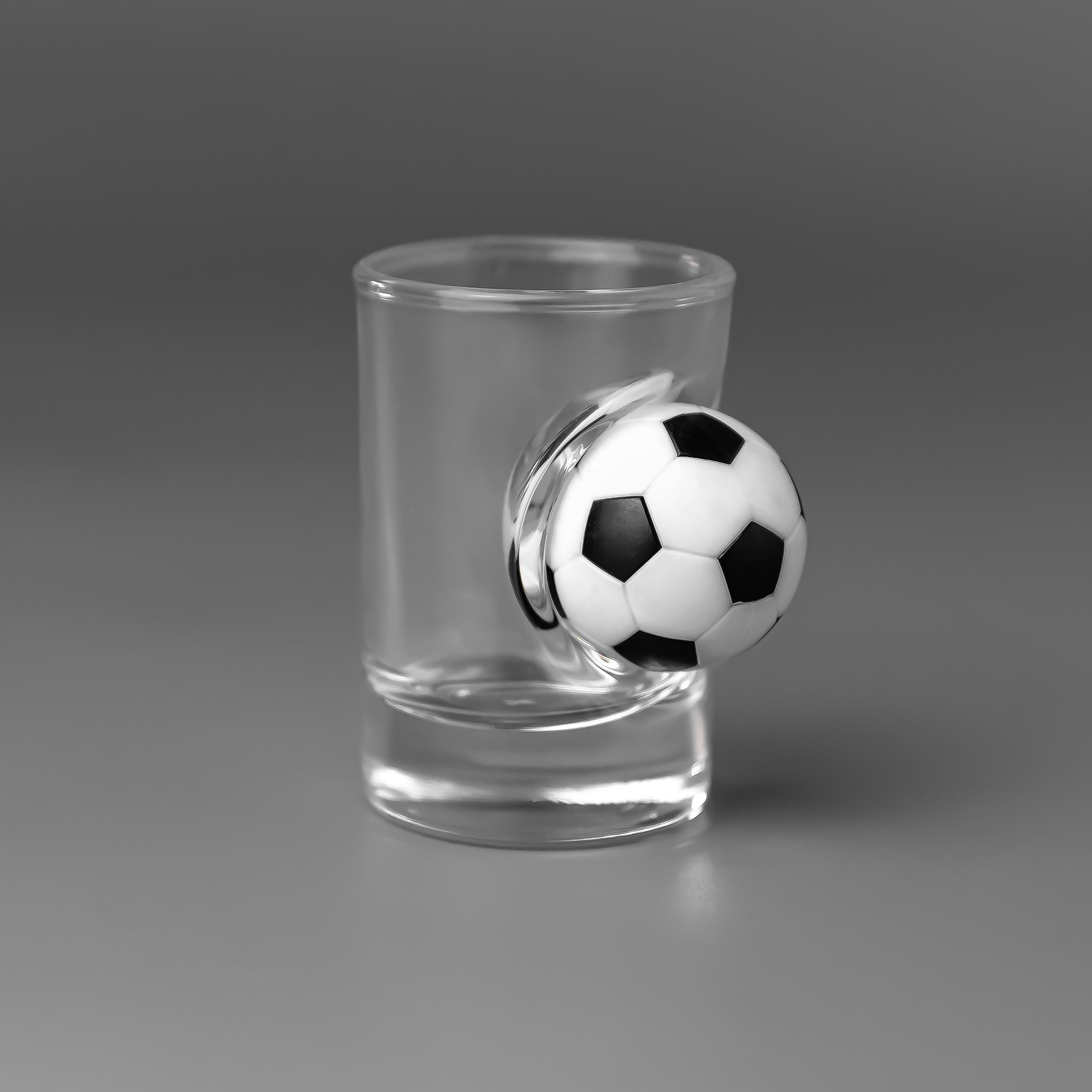 Рюмка VSKLO с мячом (24880104)