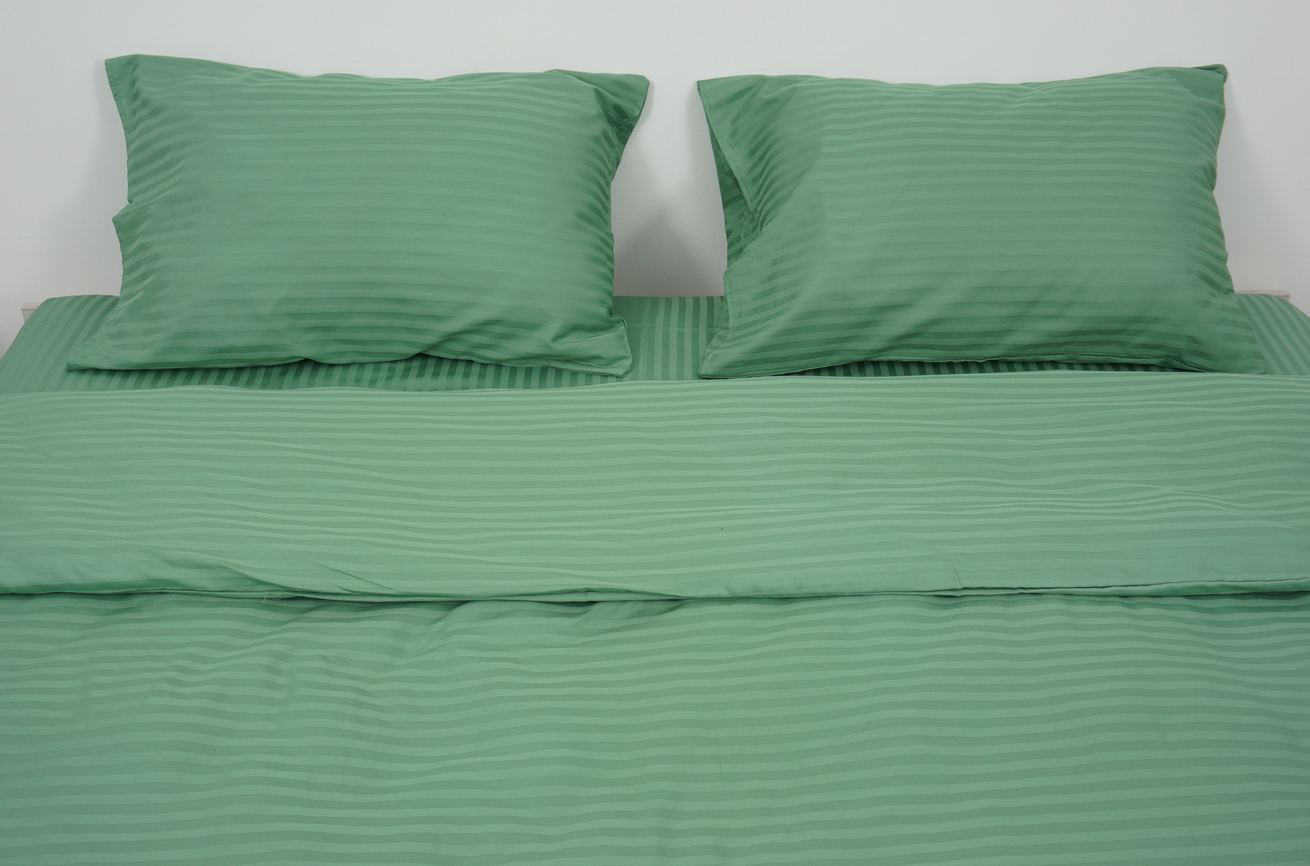 Комплект постельного белья полуторный Amore olive6318 страйп-сатин Оливковый (KPB-A1,5-STLux-olive6318 70x70_) - фото 2 Комплект постельного белья полуторный Amore olive6318 страйп-сатин Оливковый (KPB-A1,5-STLux-olive6318 70x70_) - фото 2