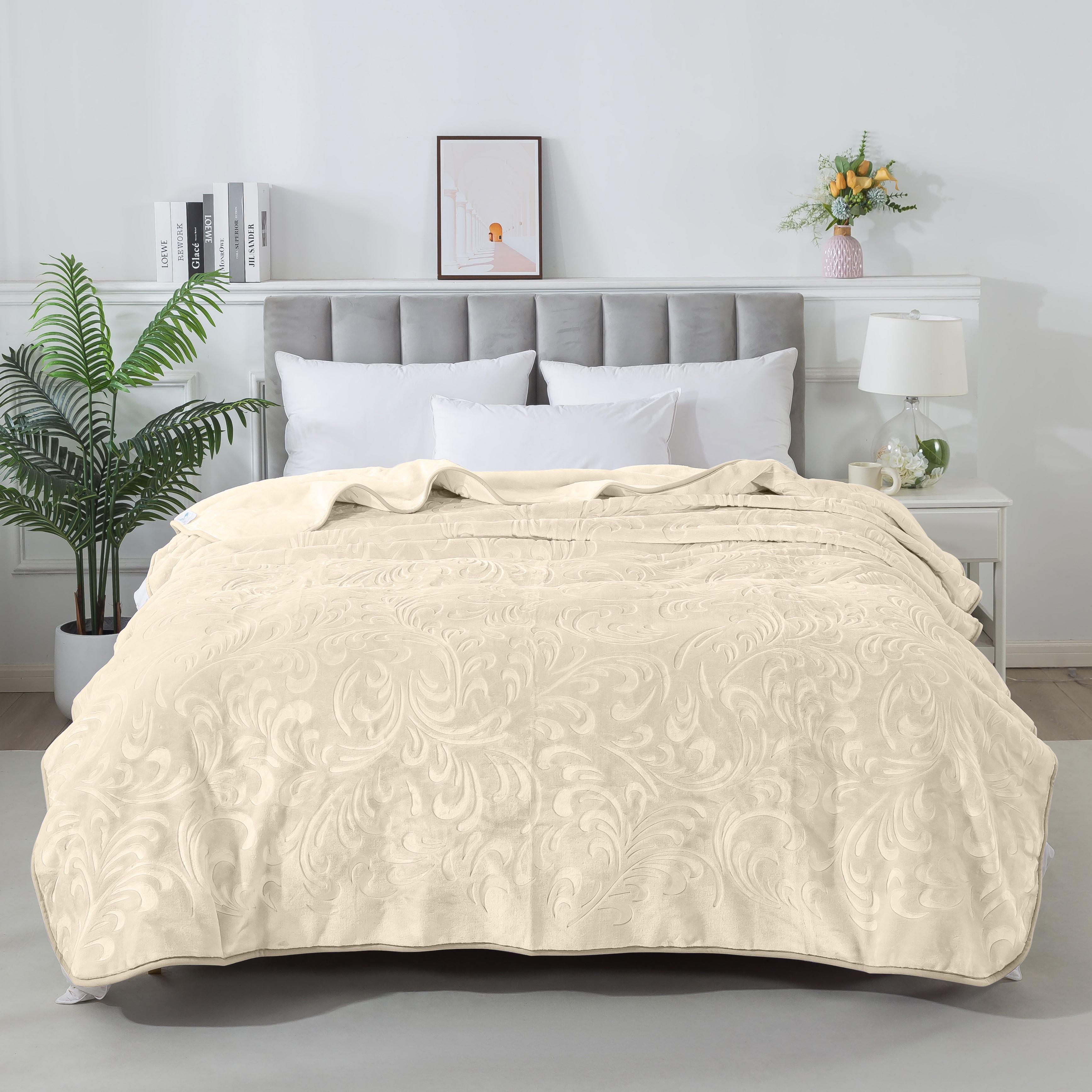 Плед велюровый c выдавкой однотонный Vitas 200х240 см Ванильный (D012) Плед велюровый c выдавкой однотонный Vitas 200х240 см Ванильный (D012)