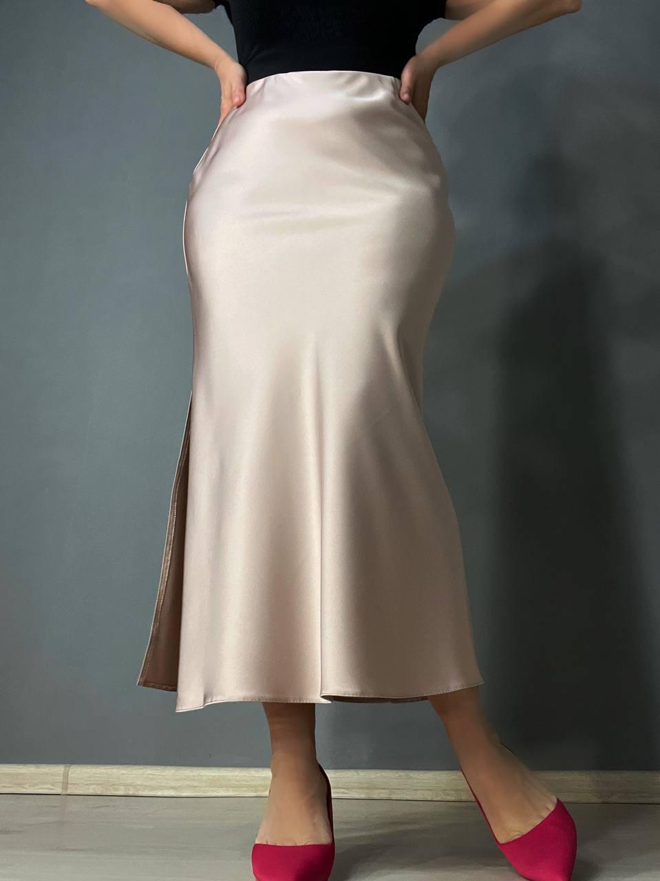 Юбка женская Gritana 230 атласная королевский шелк с разрезом на резинке S Бежевый (26468186) - фото 1