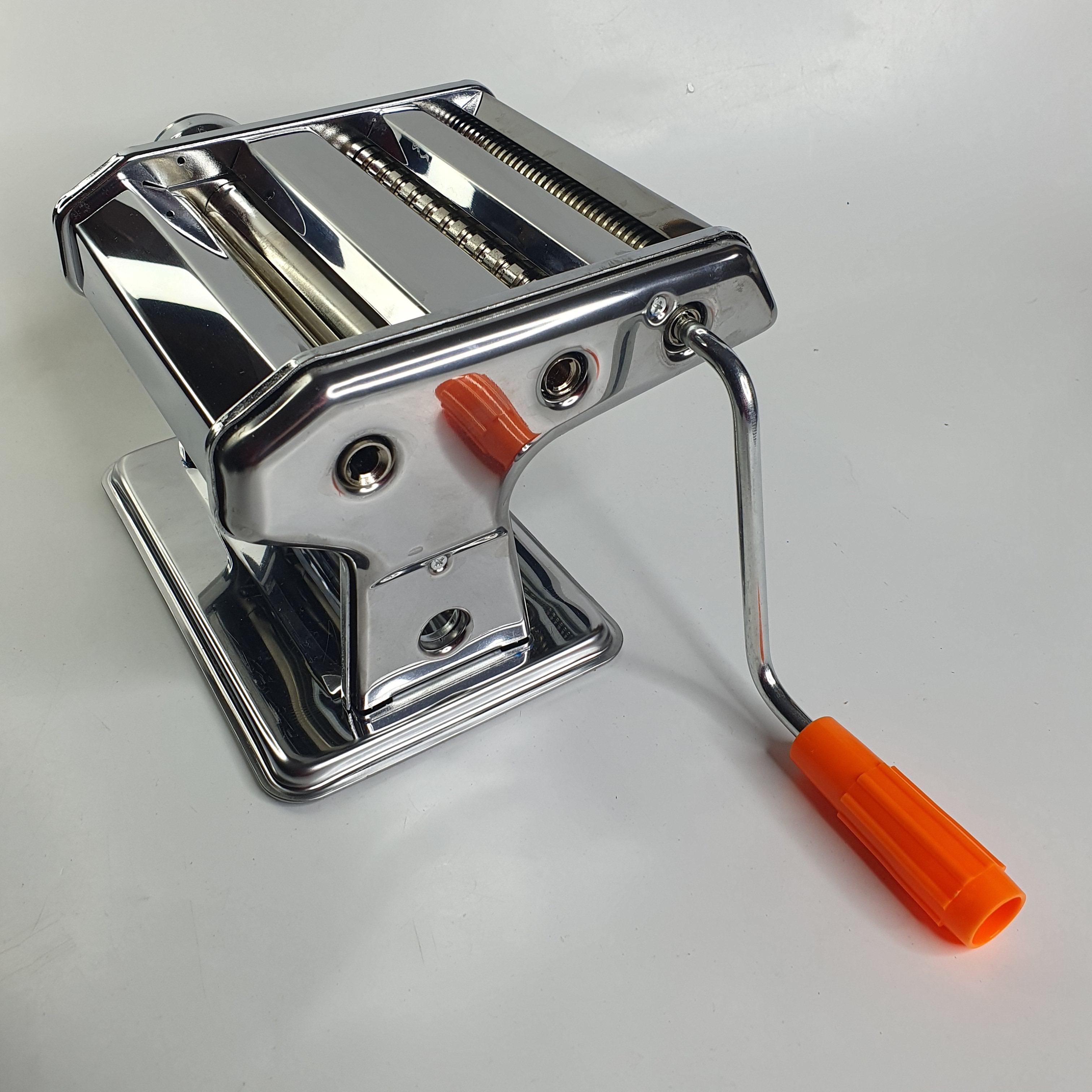 Лапшерізка механічна з функцією розкочування тіста Empire ручна з нержавіючої сталі (ЕМ-2358) - фото 6 Лапшерізка механічна з функцією розкочування тіста Empire ручна з нержавіючої сталі (ЕМ-2358) - фото 6