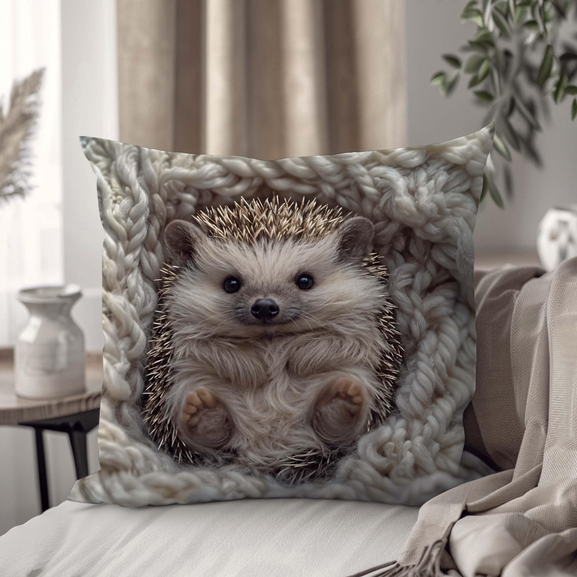 Подушка интерьерная "Ежик в пледе" 33х33 см (1308533UA)