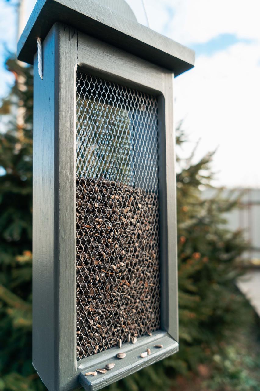 Кормушка для птиц Эйрен бункерного типа из дерева сосны 40х18х11 см Антрацит - фото 7 Кормушка для птиц Эйрен бункерного типа из дерева сосны 40х18х11 см Антрацит - фото 7