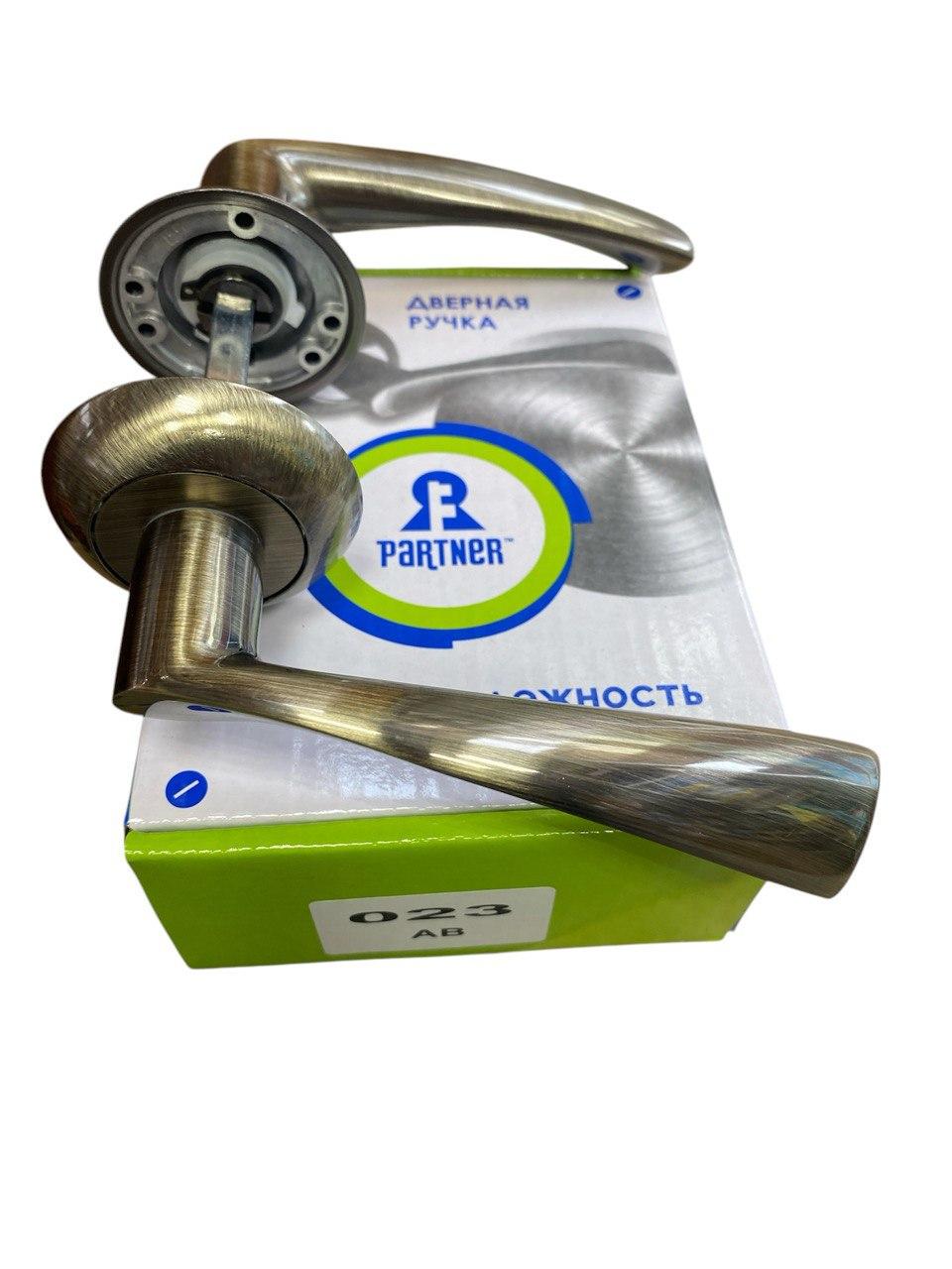 Дверные ручки межкомнатные Partner 023 АВ Бронзовый