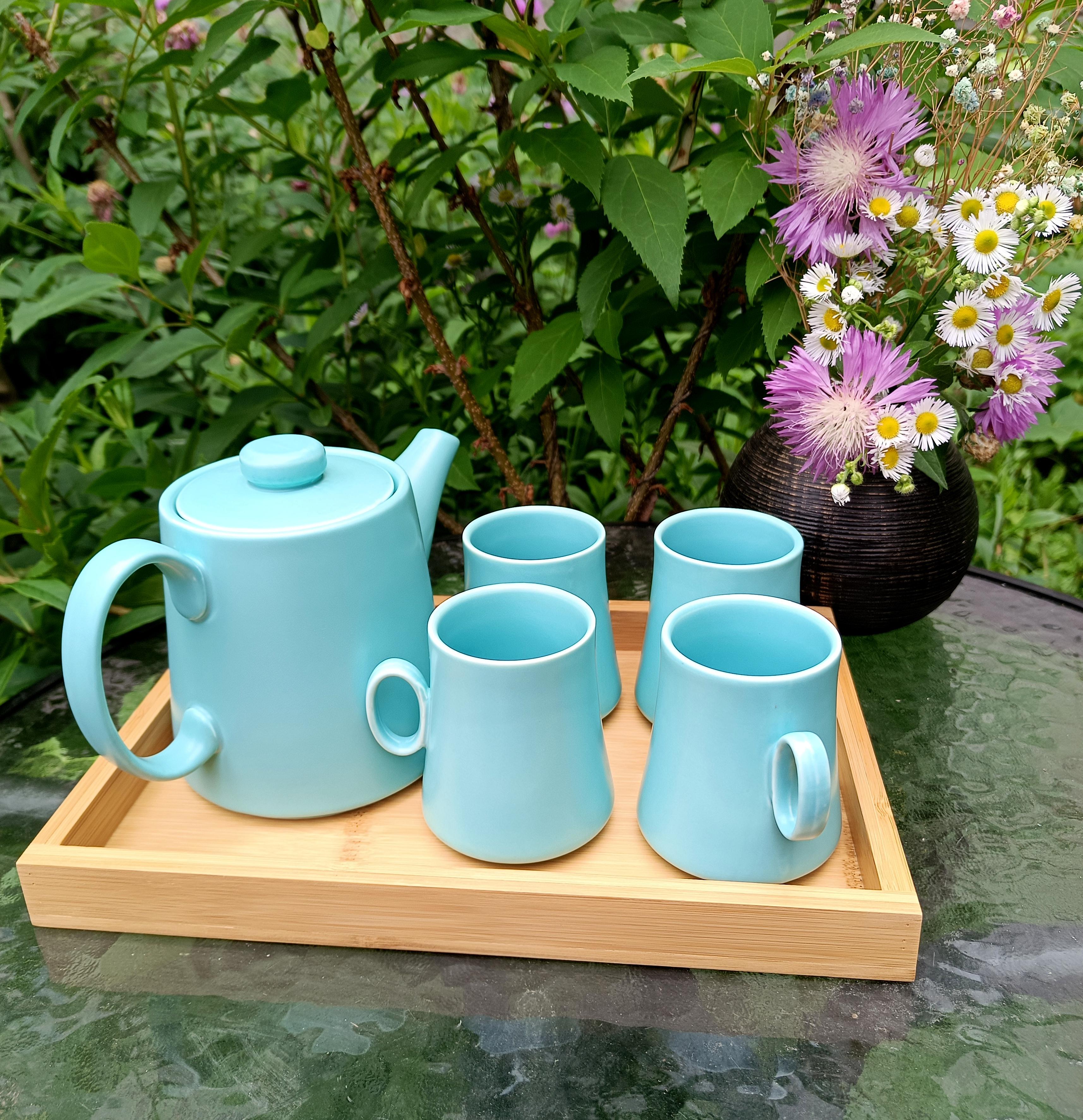 Набір чайник 900 мл та 4 чашки на дерев'яній таці 8030-121 (56553) - фото 3 Набір чайник 900 мл та 4 чашки на дерев'яній таці 8030-121 (56553) - фото 3