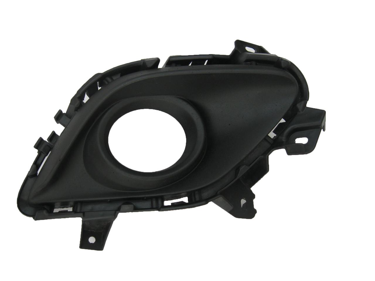 Решетка бампера AVTM Mazda 6 GJ 13-16 правая с отверстиями для противотуманок (4422 912)