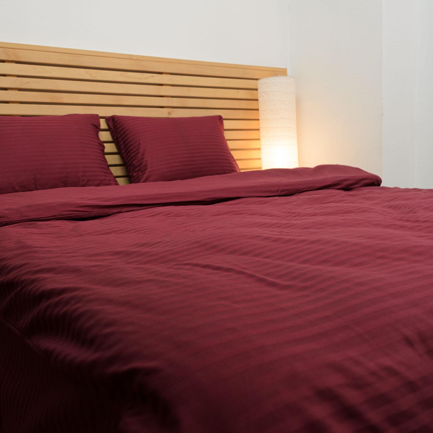 Наволочка YouStar 125 г/м2 страйп сатин 50х50 см 1 шт. Бордовий (nav-sst-50x50-burg) - фото 3 Наволочка YouStar 125 г/м2 страйп сатин 50х50 см 1 шт. Бордовий (nav-sst-50x50-burg) - фото 3