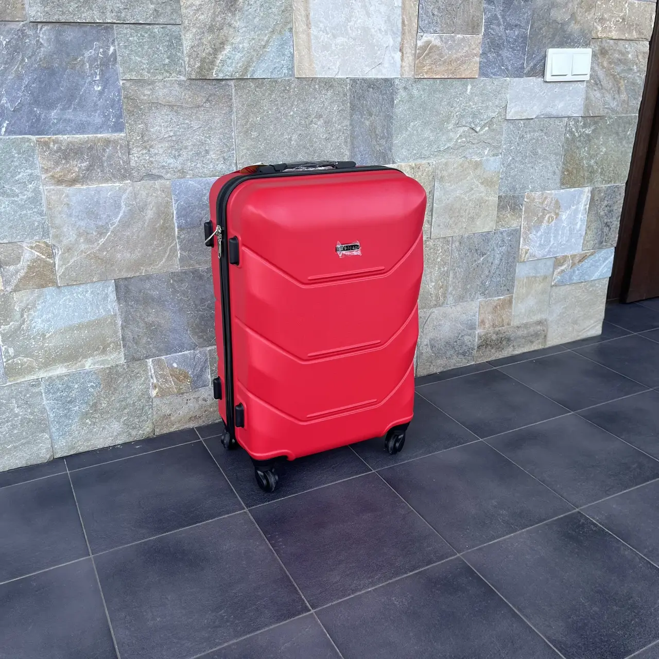 Валіза дорожня Bloom 1507 М 63 л Червоний - фото 2 Валіза дорожня Bloom 1507 М 63 л Червоний - фото 2