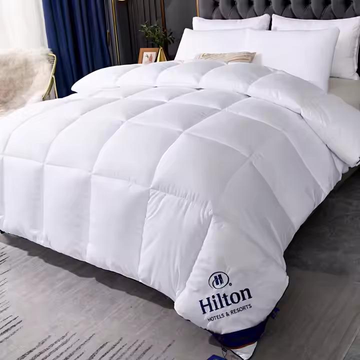 Одеяло двуспальное для дома и гостиниц Hilton 2 кг силиконовый наполнитель 200x230 см Белый - фото 1 Одеяло двуспальное для дома и гостиниц Hilton 2 кг силиконовый наполнитель 200x230 см Белый - фото 1