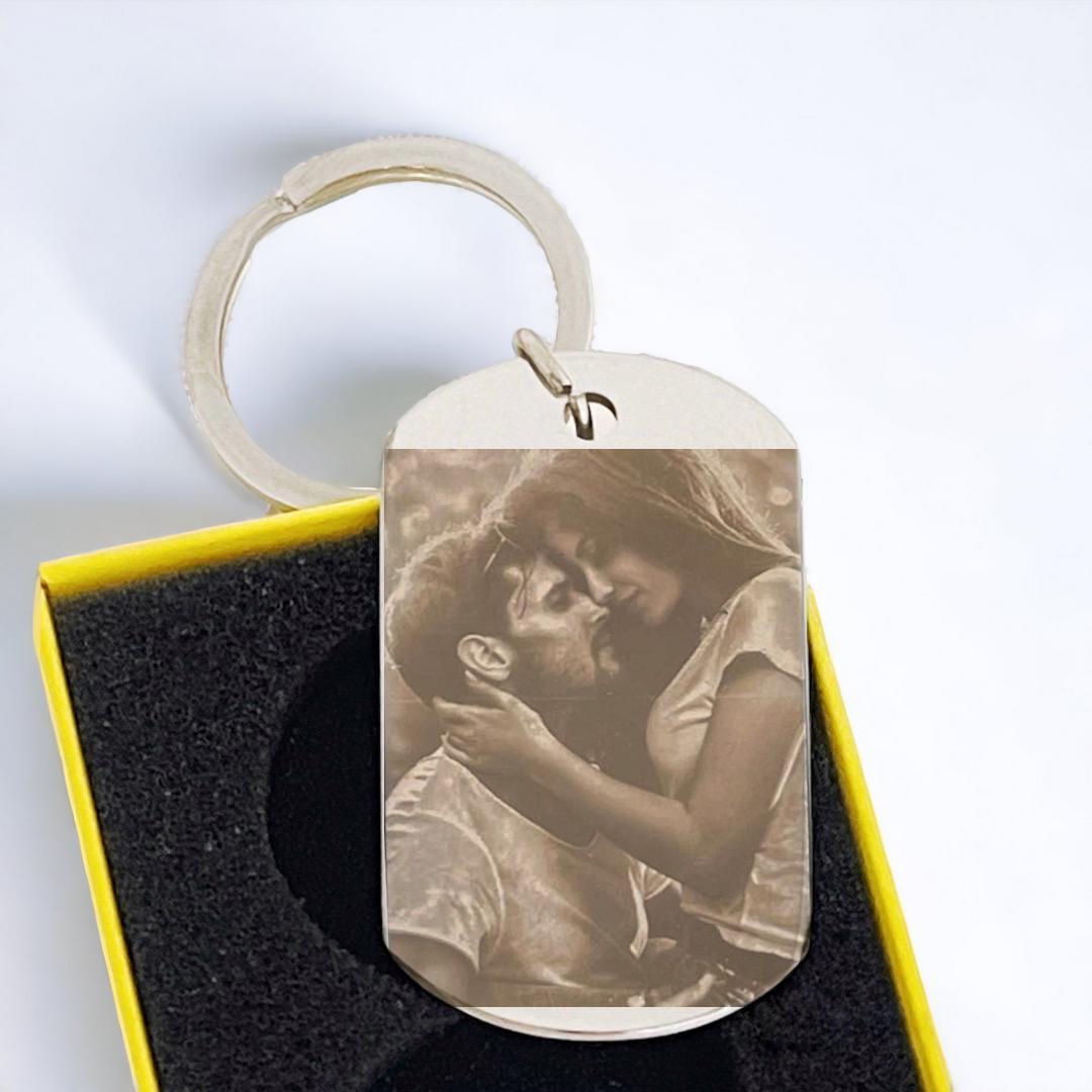 Брелок с гравировкой вашей фотографии в кожаном чехле (БЖФ01)