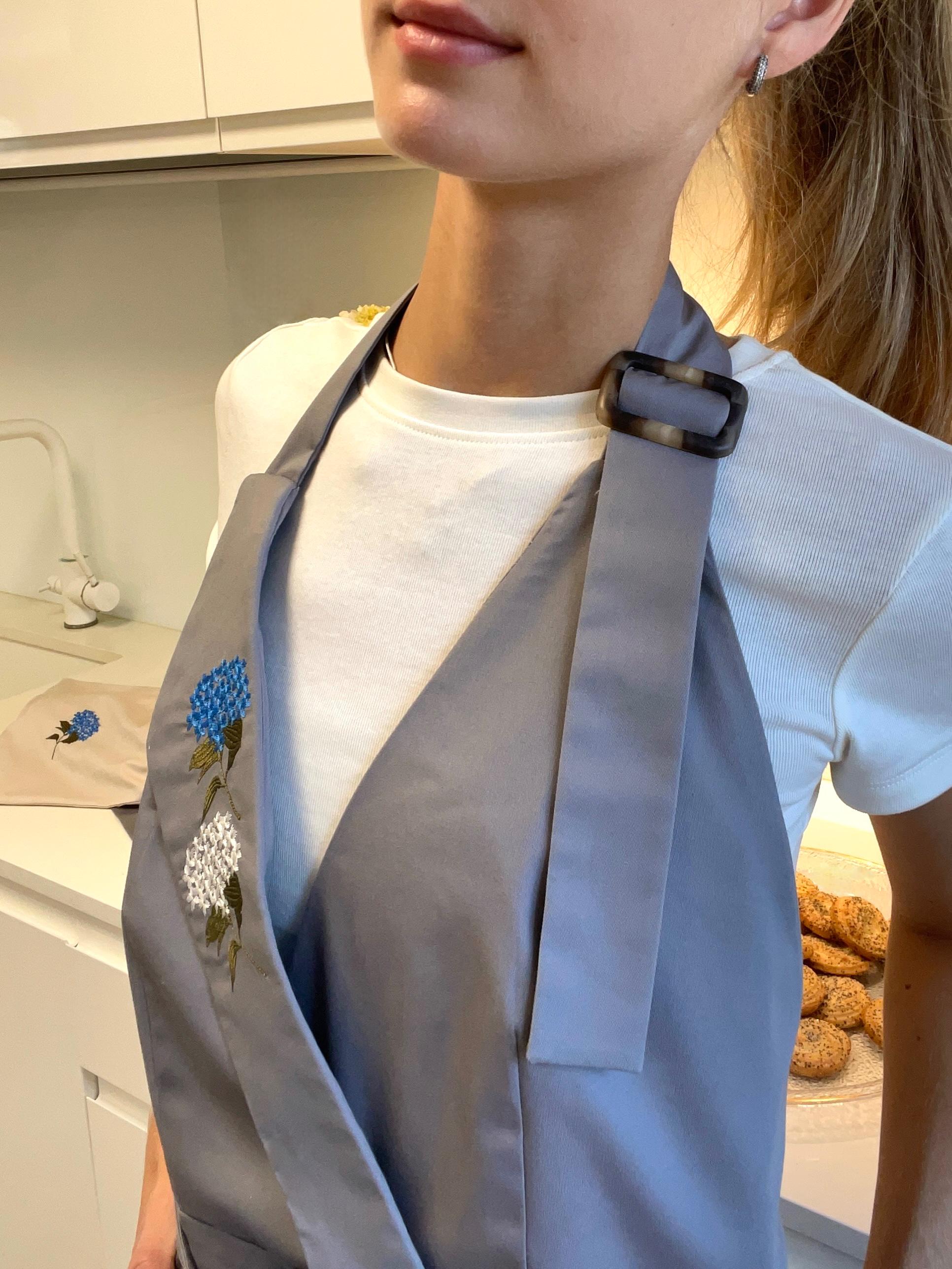 Фартук хлопковый с вышивкой Гортензия Серый (30088817) - фото 3 Фартук хлопковый с вышивкой Гортензия Серый (30088817) - фото 3