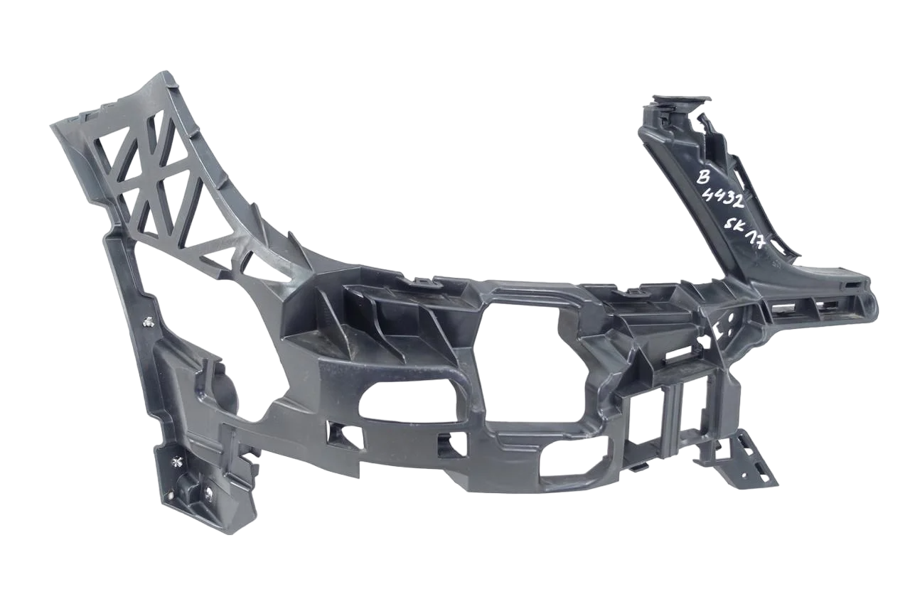 Кріплення переднього бампера Mercedes-Benz C-Class W204 2011-2014 праве верхнє (В204)