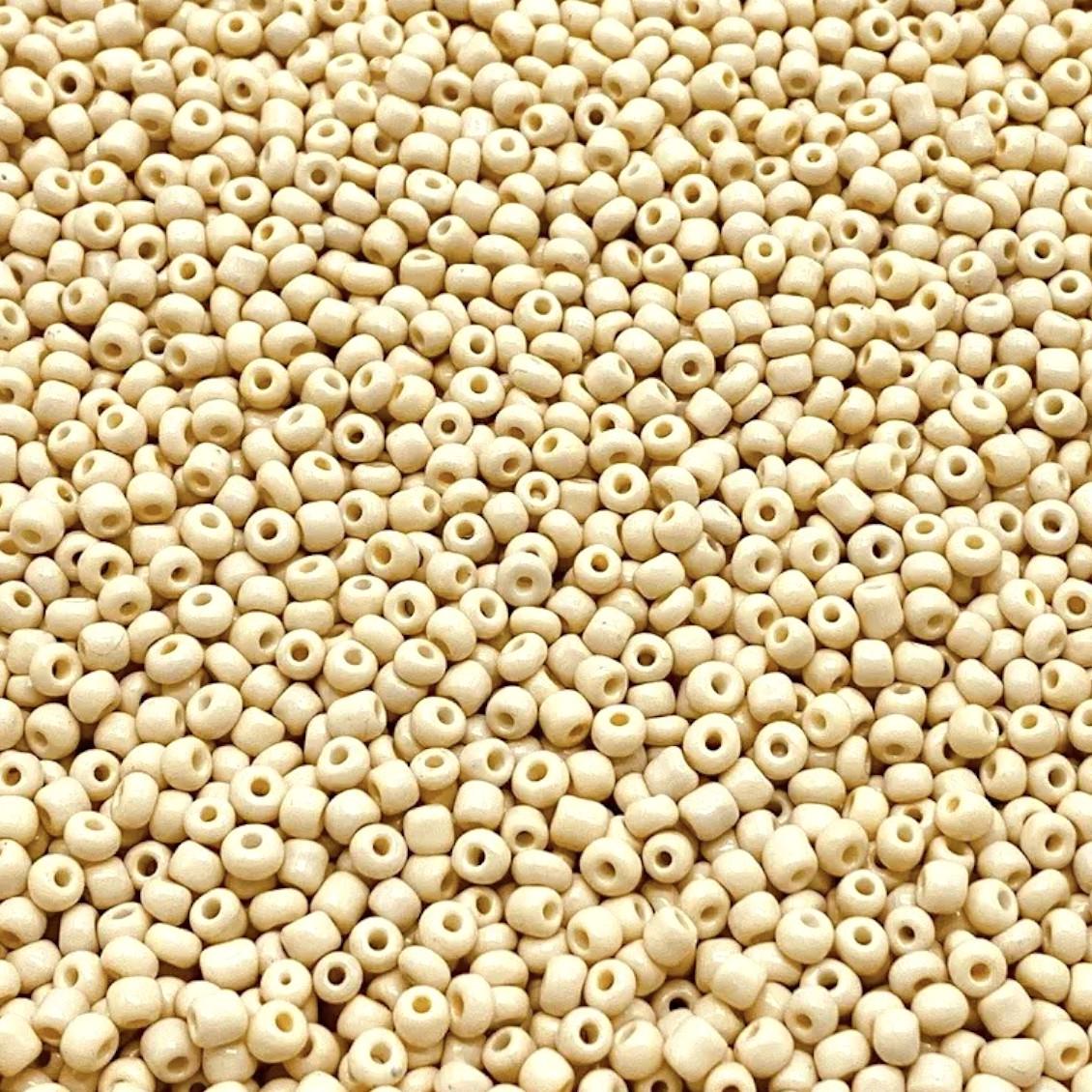 Бісер натуральний 2 мм 50 г Ваніль (БР0002н53)