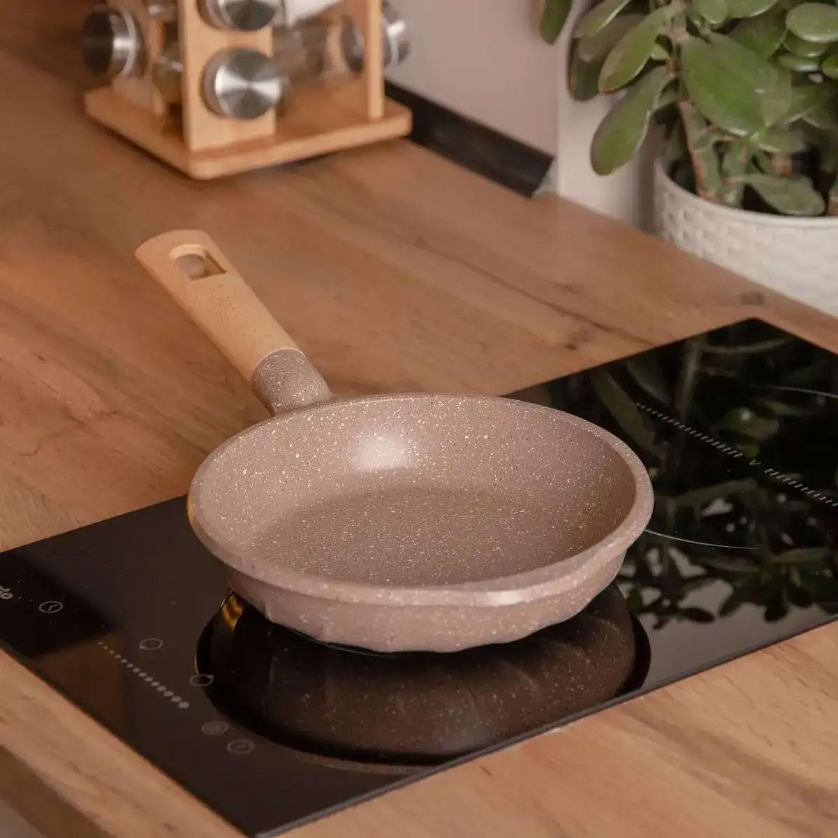 Сковорода алюмінієва MGC об'ємом з мармуровим покриттям антипригарним 1 л Ø 20 см з товстим дном Кавовий - фото 2 Сковорода алюмінієва MGC об'ємом з мармуровим покриттям антипригарним 1 л Ø 20 см з товстим дном Кавовий - фото 2