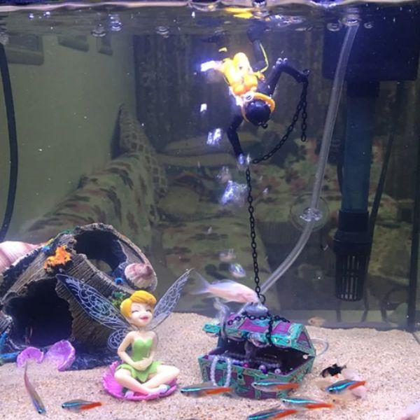 Акваріумний декор з аерацією водолаз і скриня зі скарбами M00587 - фото 5 Акваріумний декор з аерацією водолаз і скриня зі скарбами M00587 - фото 5