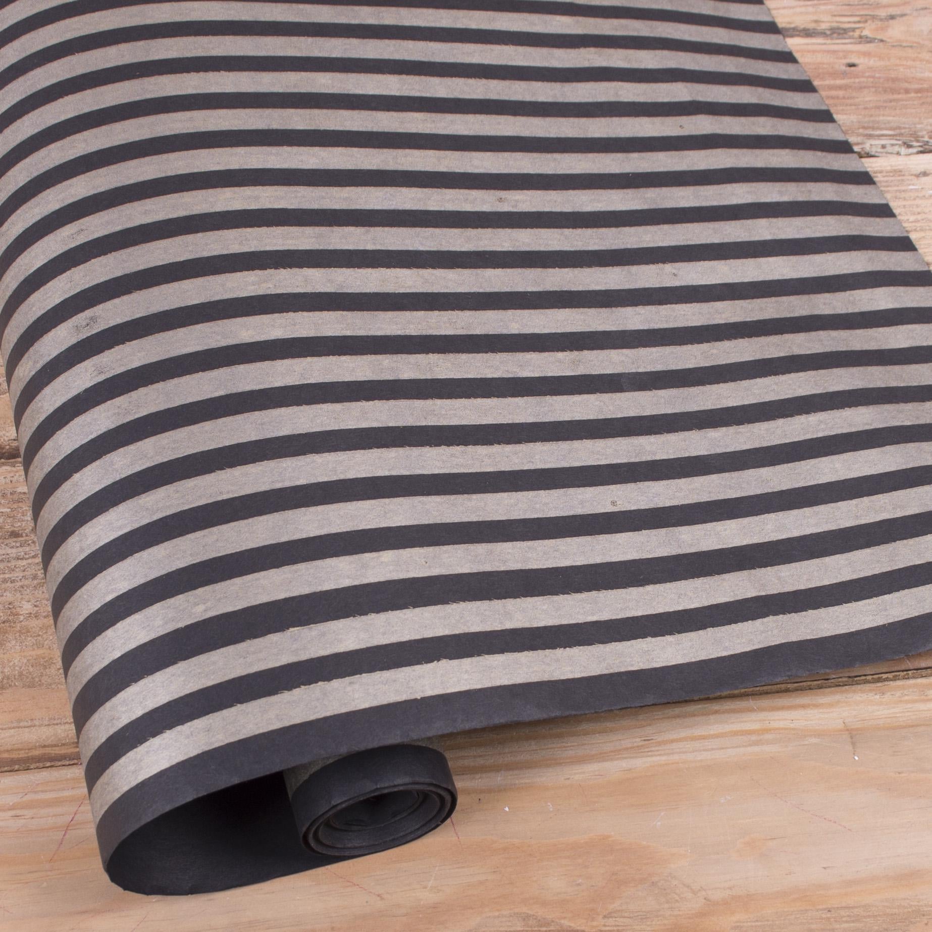 Подарочная бумага новогодняя Бронзовая полоска на черном (3832-46)