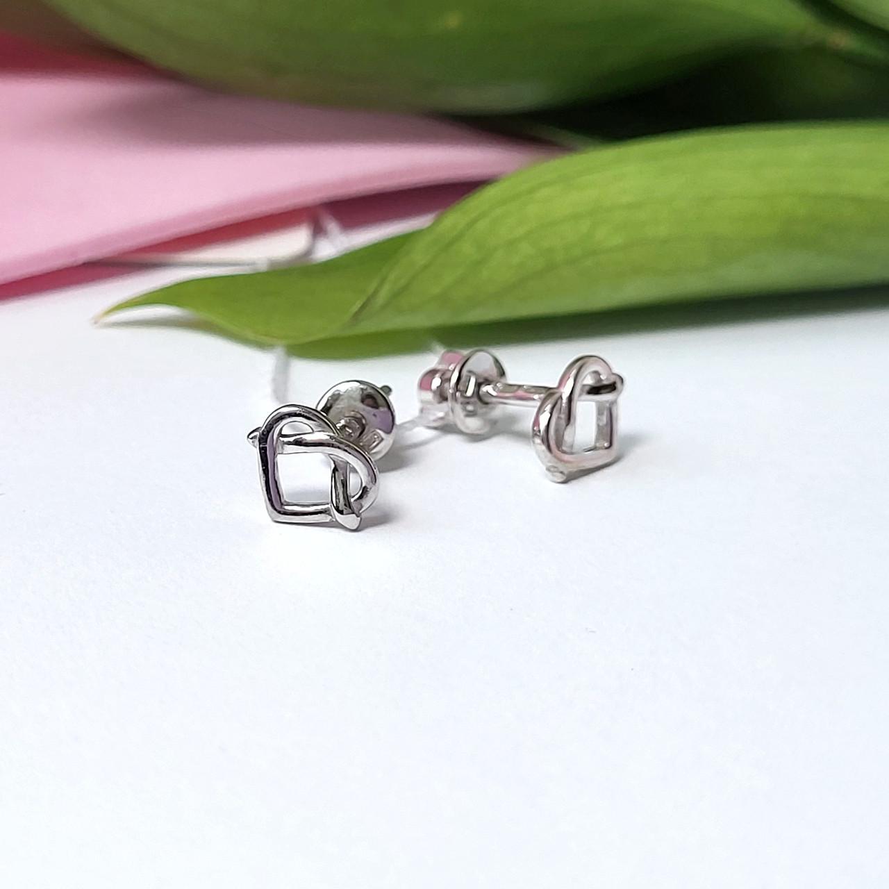 Серьги гвоздики на закрутках Сердце без камней серебро 925 пробы (82885)