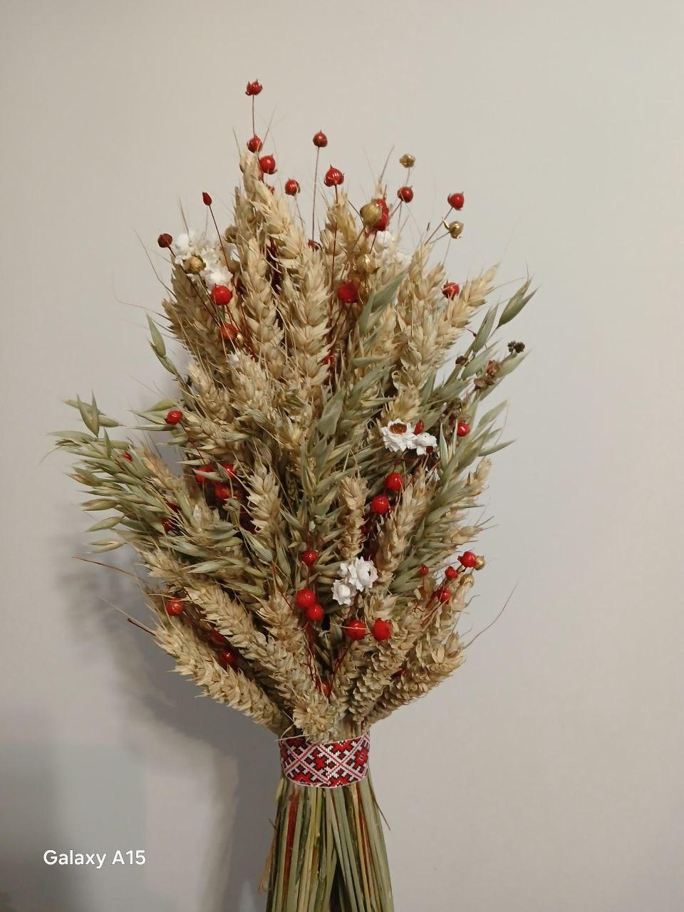 Дидух рождественский из колосья пшеницы/льна и овса на трех ножках 50-55 см с лентой вышиванкой Красный (2822762528) - фото 3 Дидух рождественский из колосья пшеницы/льна и овса на трех ножках 50-55 см с лентой вышиванкой Красный (2822762528) - фото 3