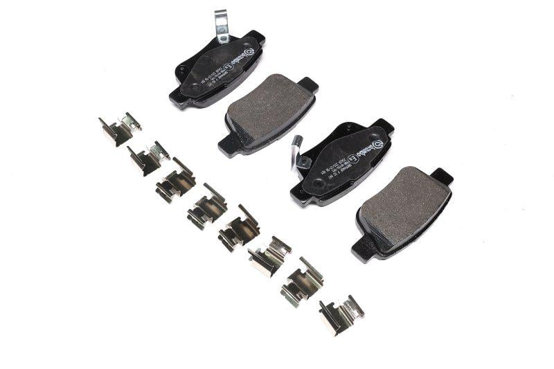 Колодки тормозные дисковые Toyota Avensis T22/T25 задние (BREMBO P83047)