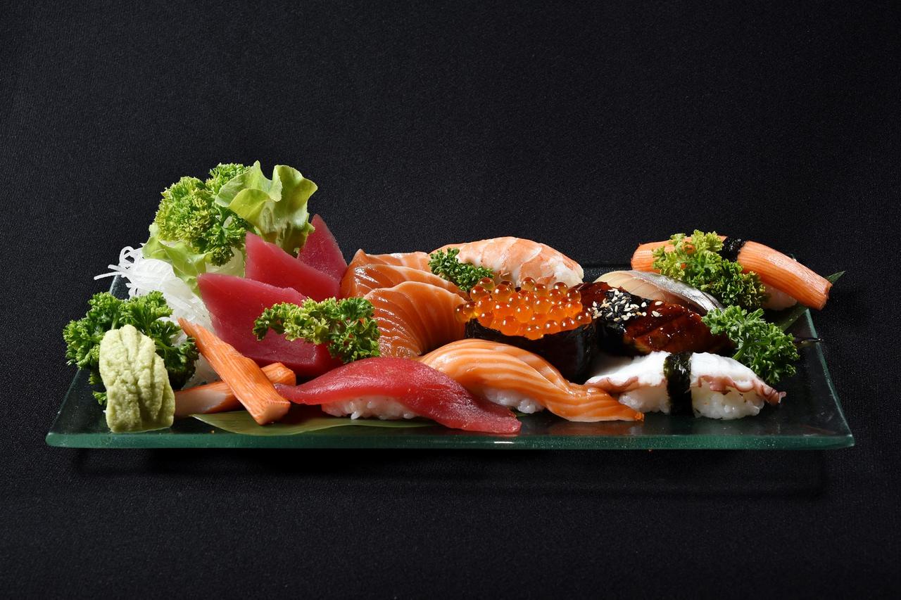 Картина на холсте Суши 30х40 см (SU007)